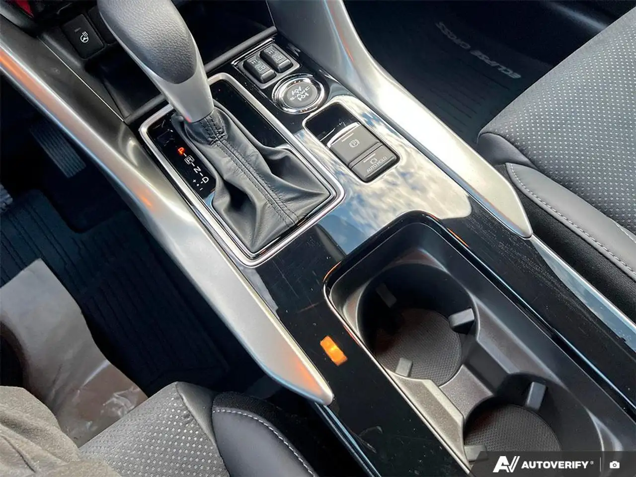 Mitsubishi Eclipse Cross снимка Mitsubishi Eclipse Cross