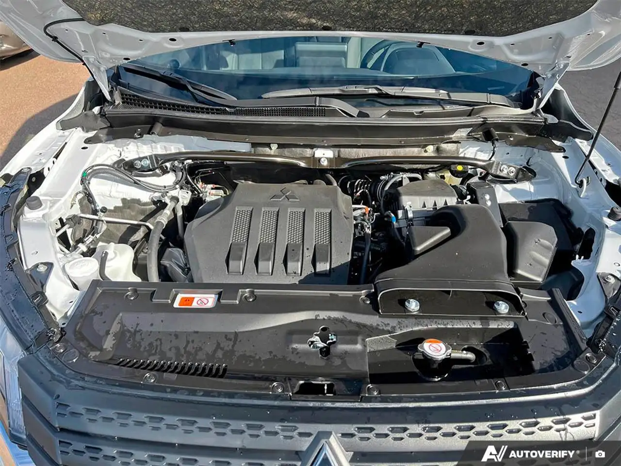 Mitsubishi Eclipse Cross снимка Mitsubishi Eclipse Cross