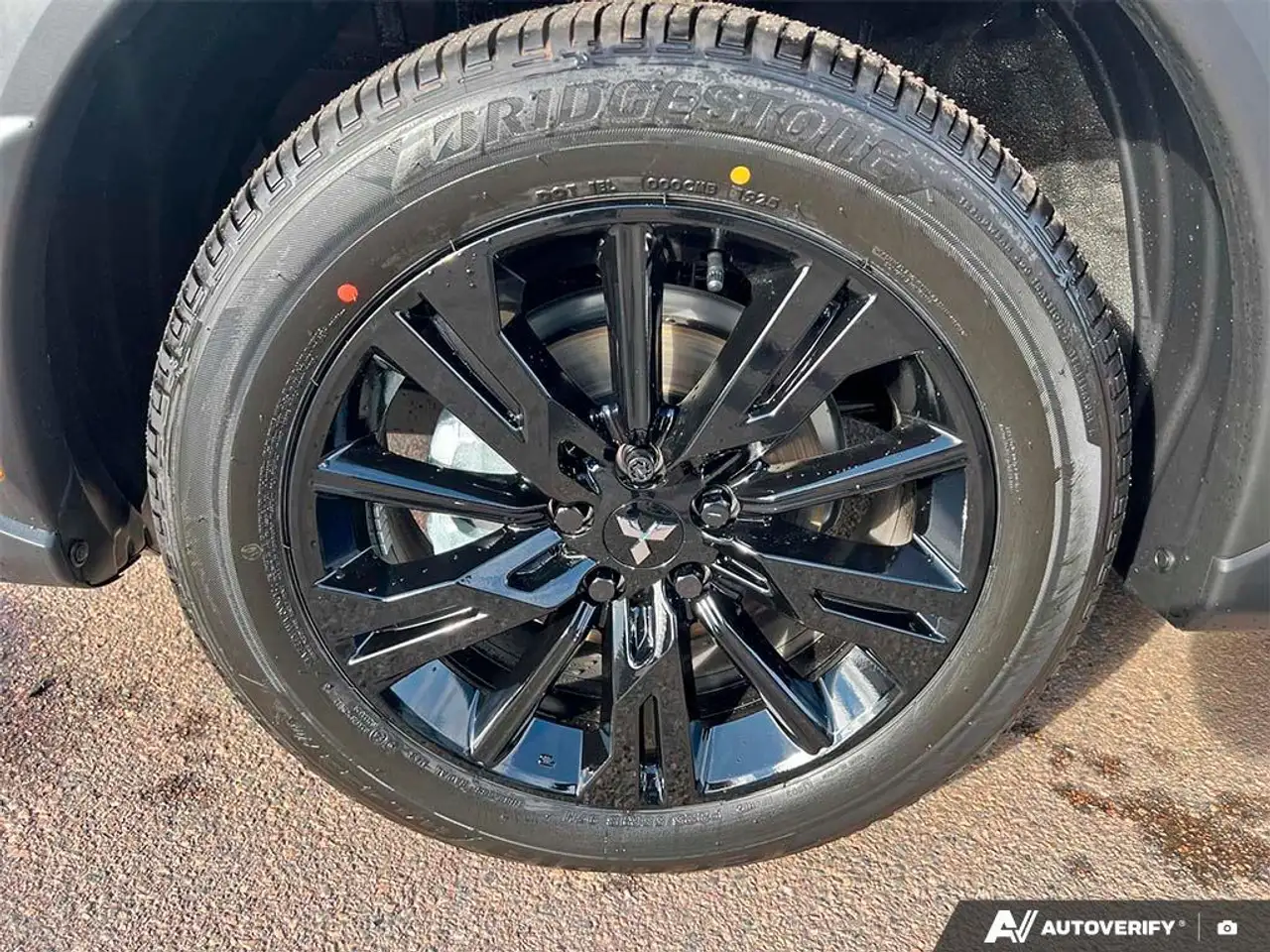 Mitsubishi Eclipse Cross снимка Mitsubishi Eclipse Cross