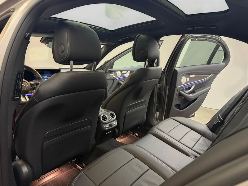 Mercedes-Benz E 450 4M AMG LINE*PANO*AIRM*KEYL*SOFTCL*MEGAVOLL — photo 12
