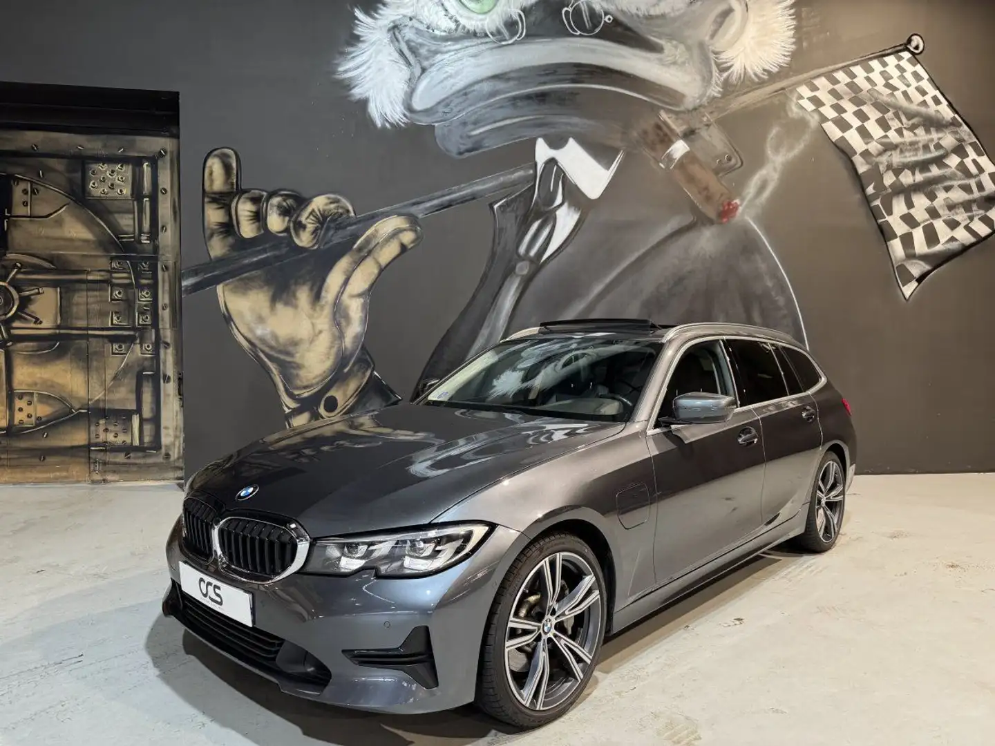 BMW 330 Touring 330e 292ch BVA8 Hybride Harman/Kardon /Toit ouvrant / Suspension select drive Gris - 2