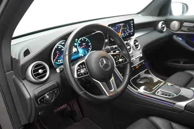 Mercedes-Benz 220 view 13