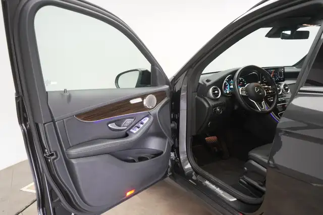 Mercedes-Benz 220 view 12
