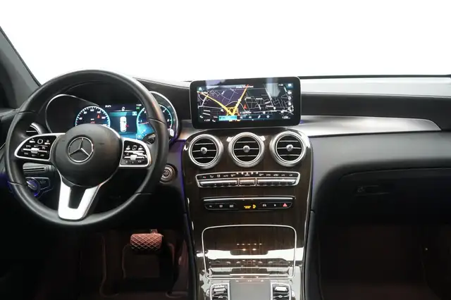 Mercedes-Benz 220 view 14