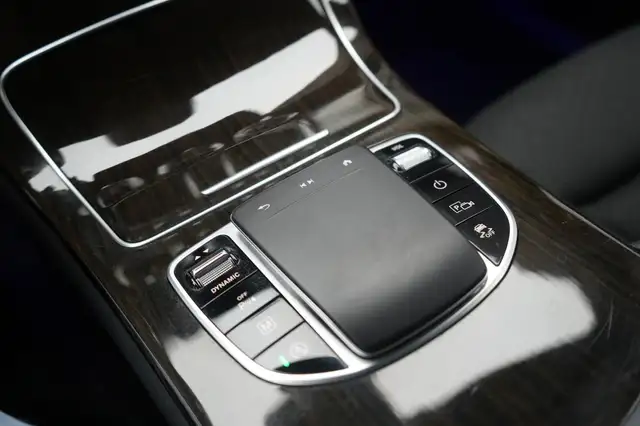 Mercedes-Benz GLC view 23