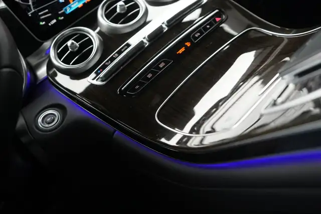 Mercedes-Benz GLC view 24
