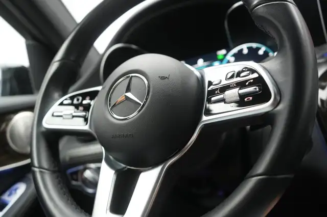 Mercedes-Benz GLC view 16