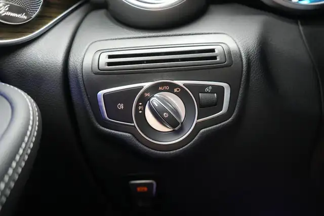Mercedes-Benz GLC view 28