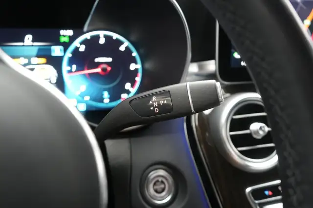 Mercedes-Benz GLC view 27