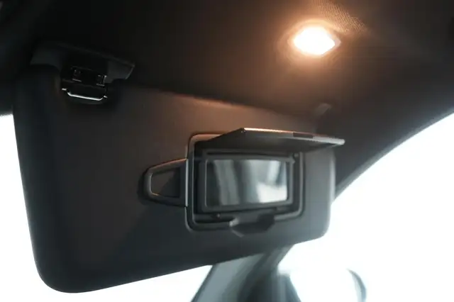 Mercedes-Benz GLC view 30