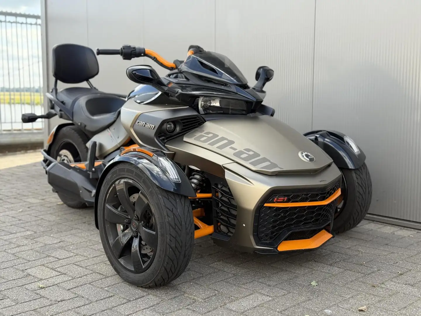 Can-Am Spyder F3 SE6 Gris - 1