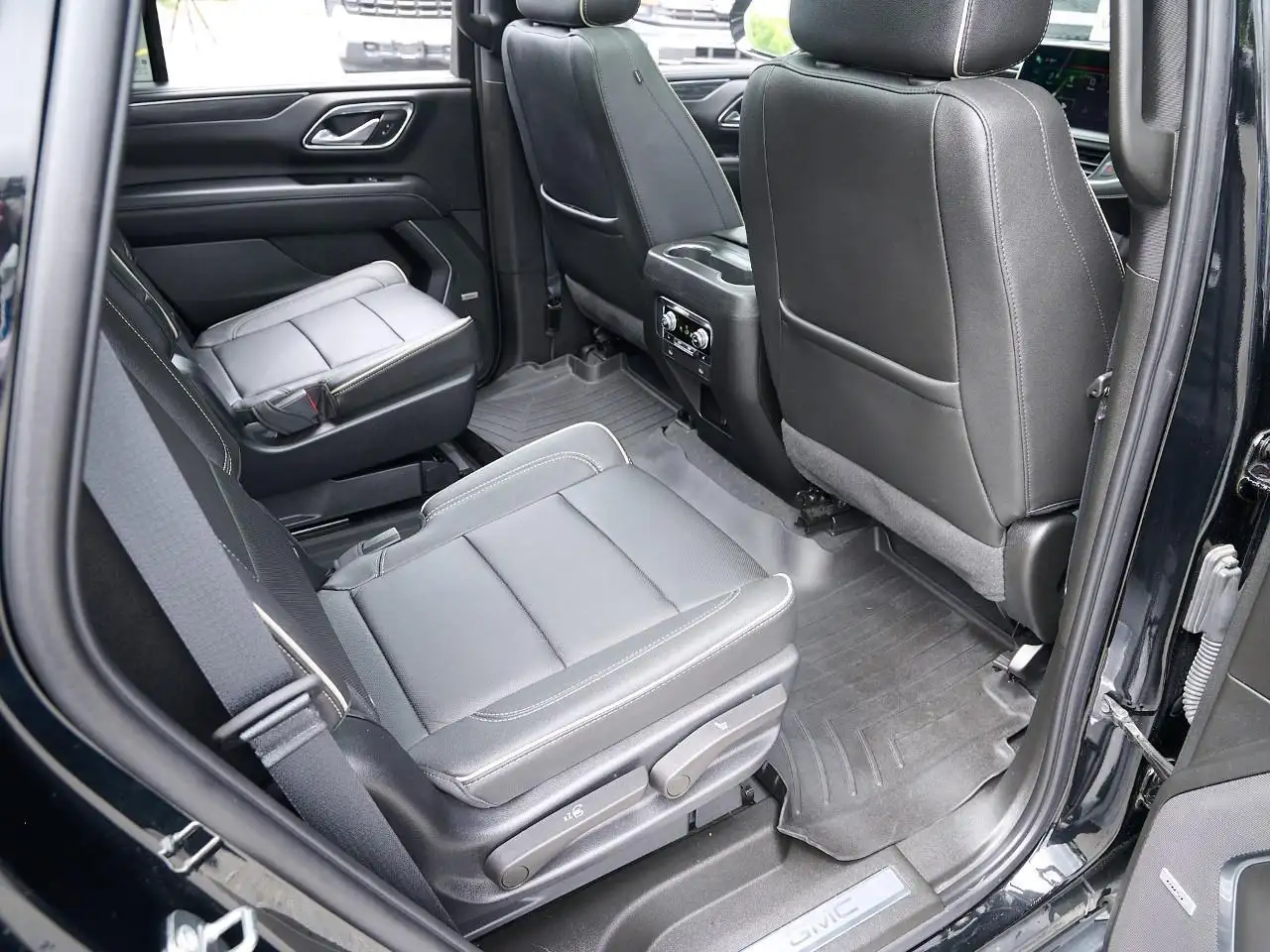 GMC Yukon photo GMC Yukon