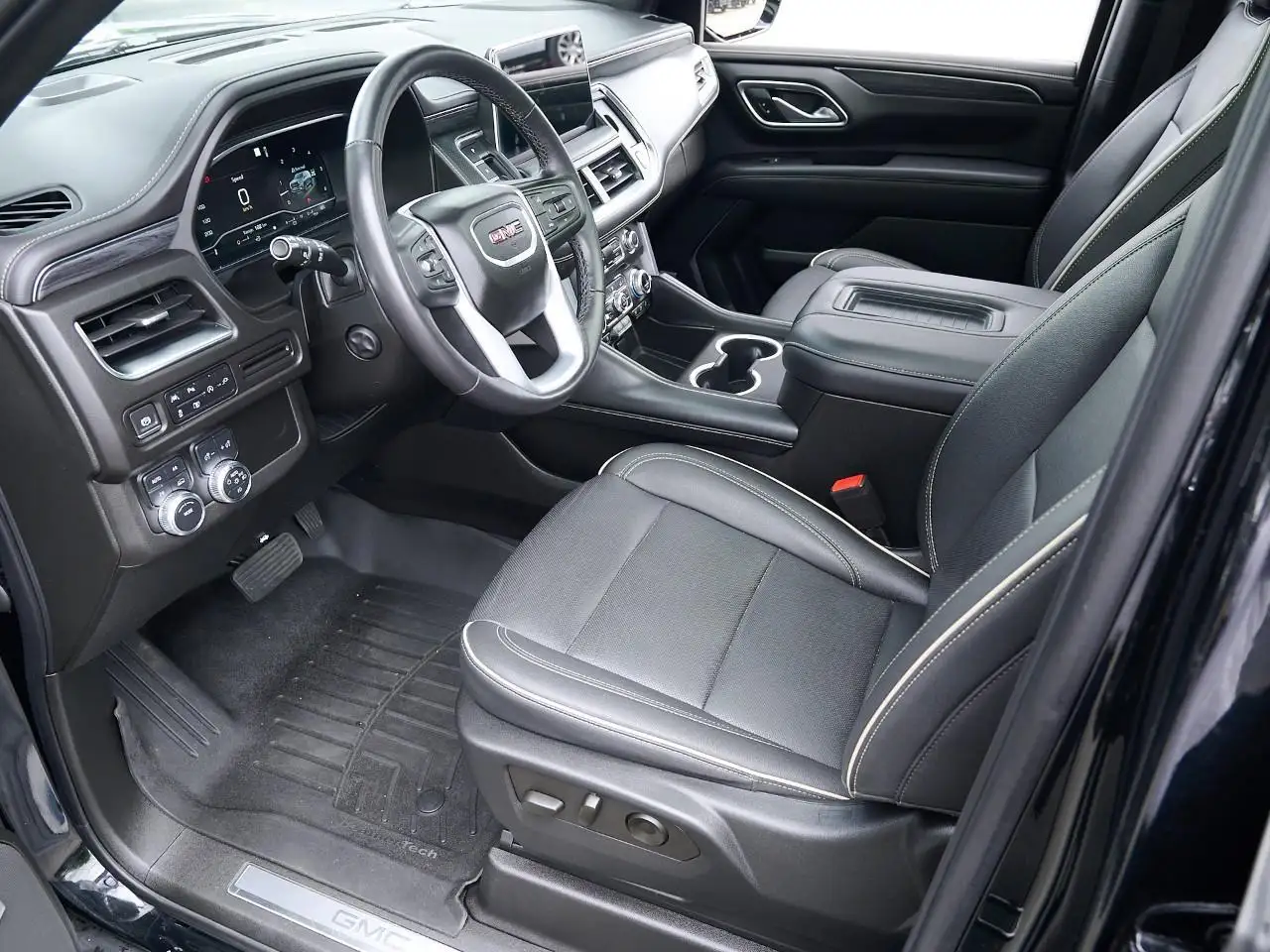 GMC Yukon photo GMC Yukon