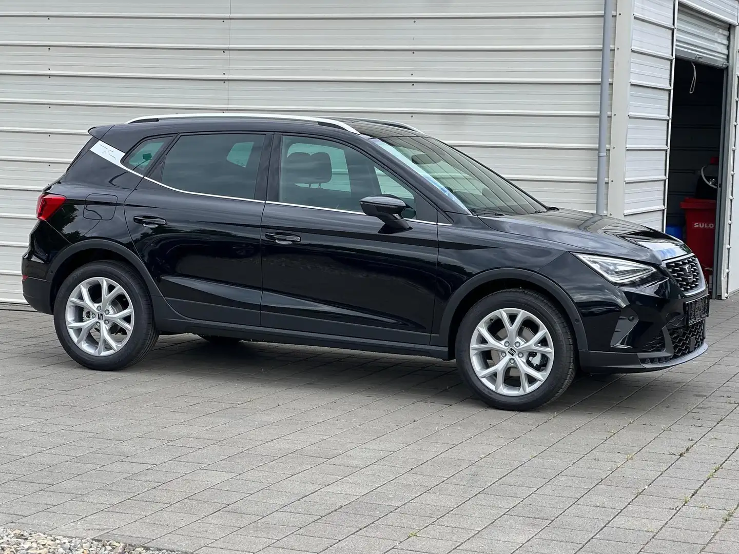 SEAT Arona FR Edition 1.5 TSI DSG AHK*NAVI*SHZ*ACC*Kamera*... Schwarz - 2