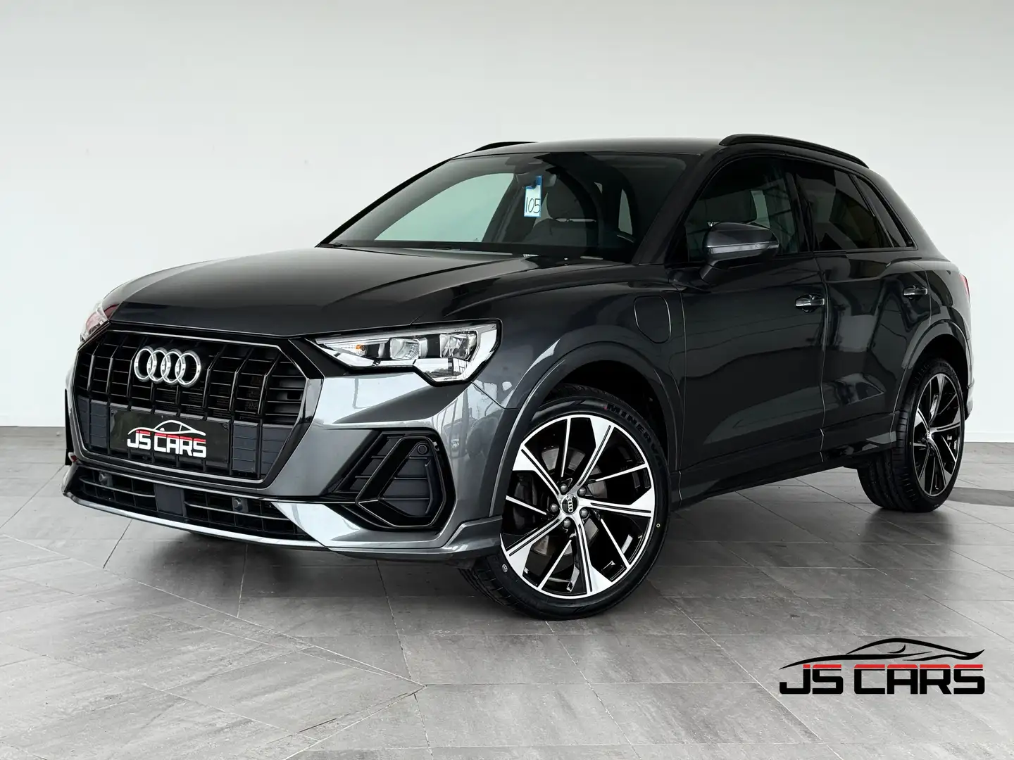 Audi Q3 1.5 TFSIePHEV FULL S-LINE-1ERPRO-COCKPIT-CUIR-PDC Grijs - 1