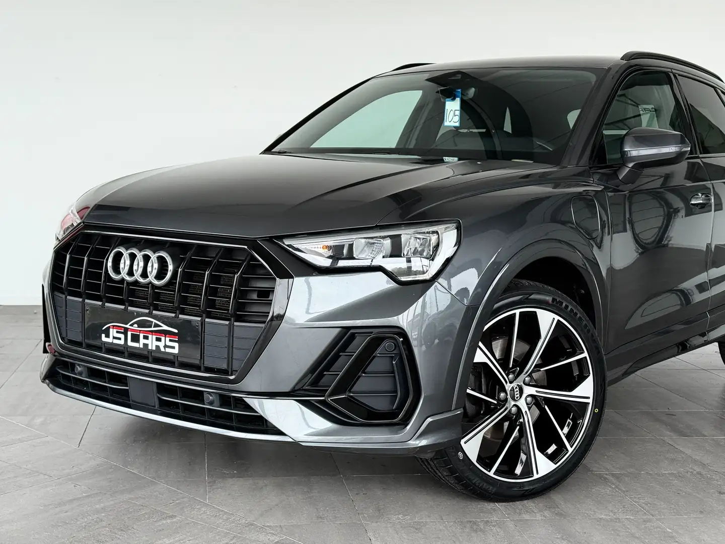 Audi Q3 1.5 TFSIePHEV FULL S-LINE-1ERPRO-COCKPIT-CUIR-PDC Grijs - 2