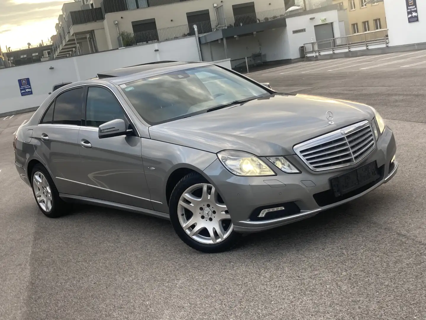 Mercedes-Benz E 350 Elegance BlueEfficiency CDI Aut. - 1