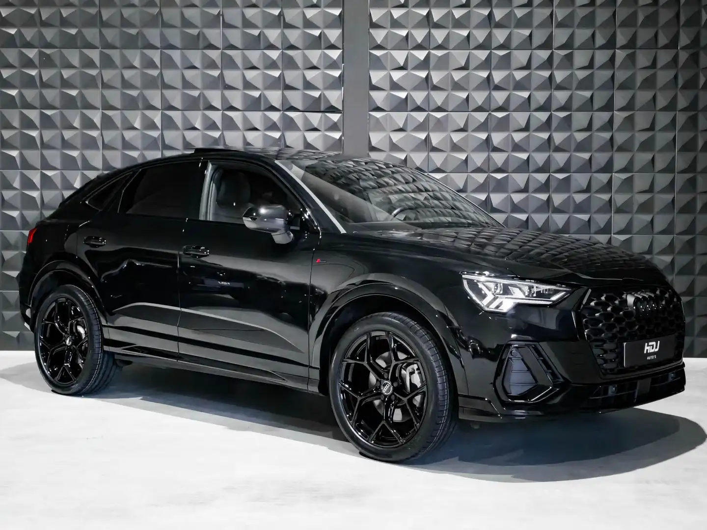 Audi Q3 Sportback 45 TFSI e S line | Pano | All Black | 20 Schwarz - 1