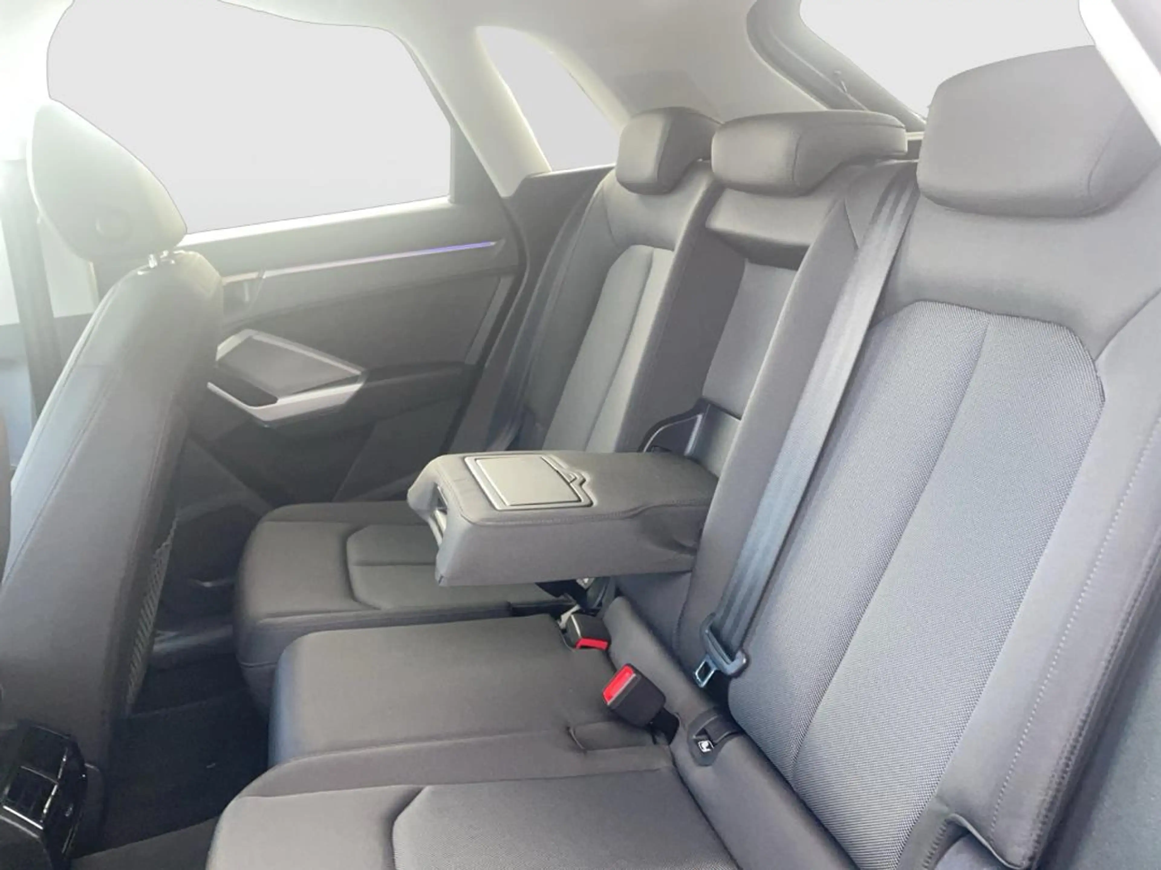 Audi Q3 advanced 35|AMBIENTE+|AHK|SMART — photo 12