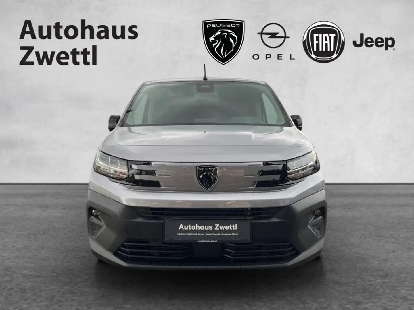 Peugeot Partner Lang BHDI 130 EAT8 Grau - 2