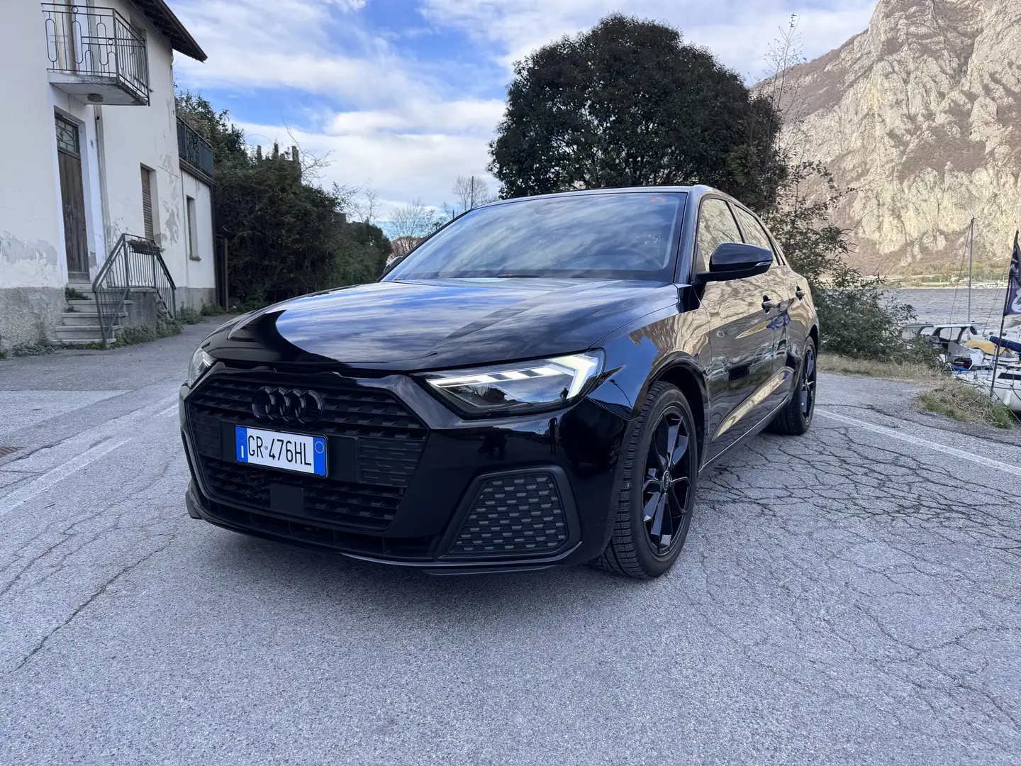 Audi A1 A1 Sportback 25 1.0 tfsi s-tronic BLACK PACK Schwarz - 1