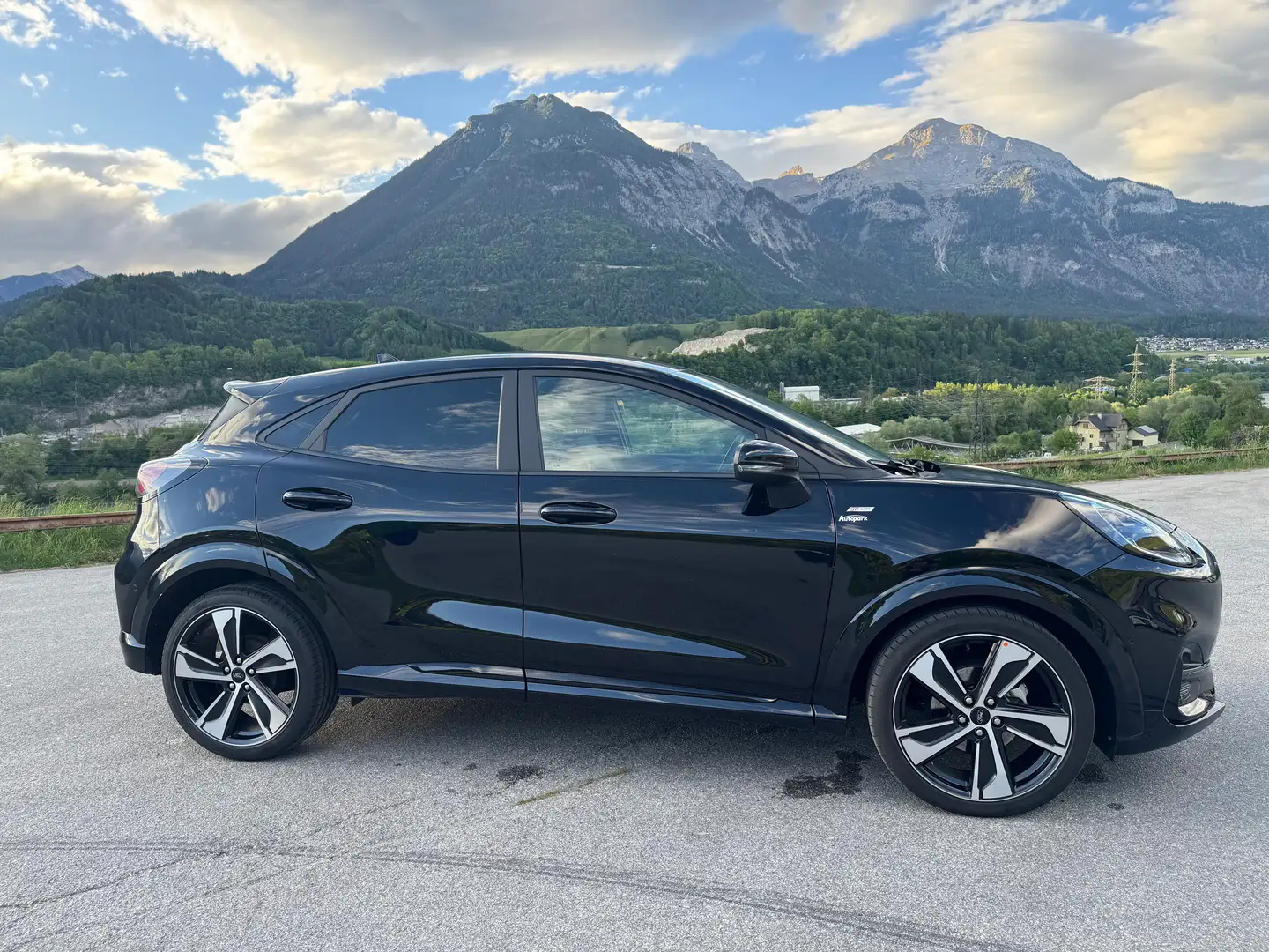 Ford Puma Puma 1,0 EcoBoost Hybrid ST-Line X Design Aut. ST-Line X Design Schwarz - 2
