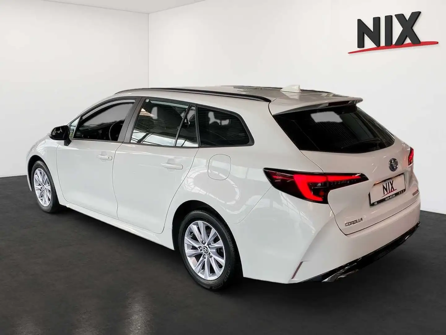 Toyota Corolla Touring Sports 1.8 Business Edition Weiß - 2