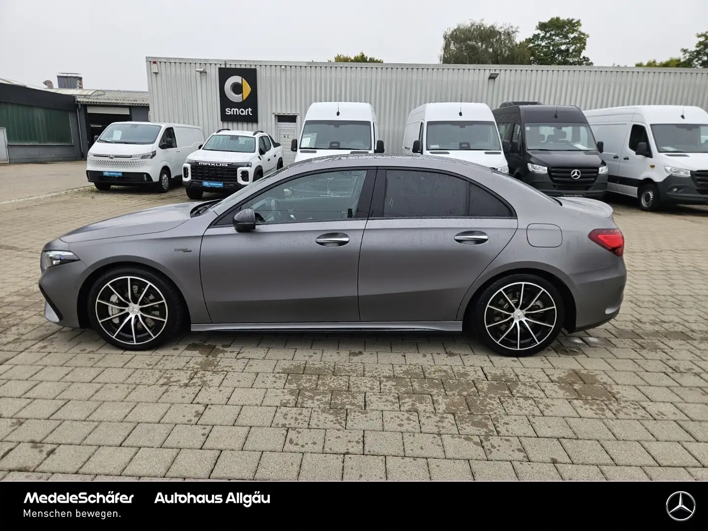 Mercedes-Benz A 35 AMG A 35 AMG 4M Limousine Night AHK Pano MAGNO 360° Grau - 2