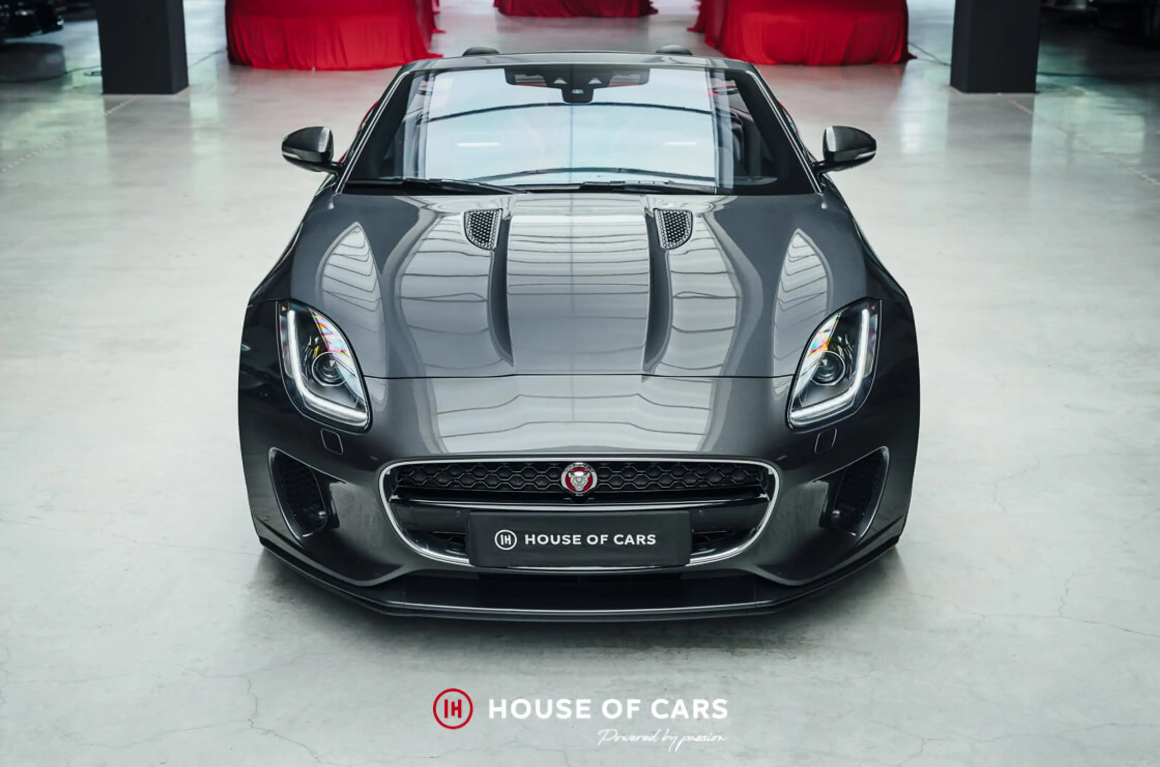 Jaguar F-Type V6S ROADSTER MK2 1ST PAINT - JUST SERVICED — photo 2