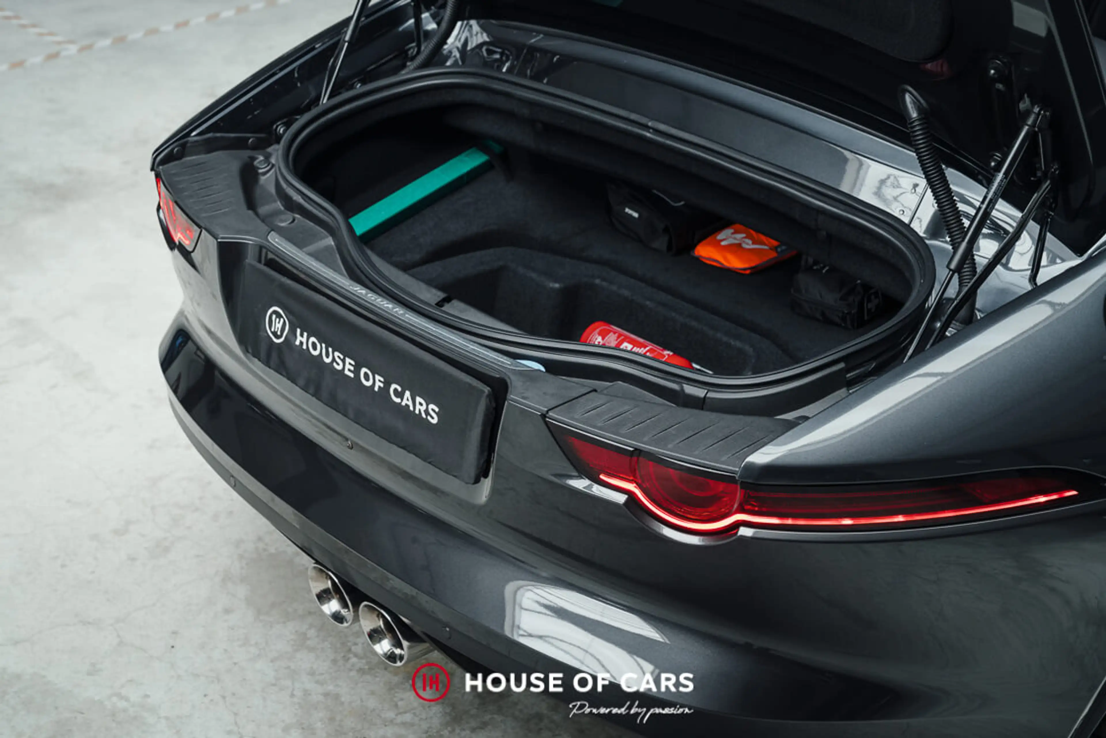 Jaguar F-Type V6S ROADSTER MK2 1ST PAINT - JUST SERVICED — photo 12