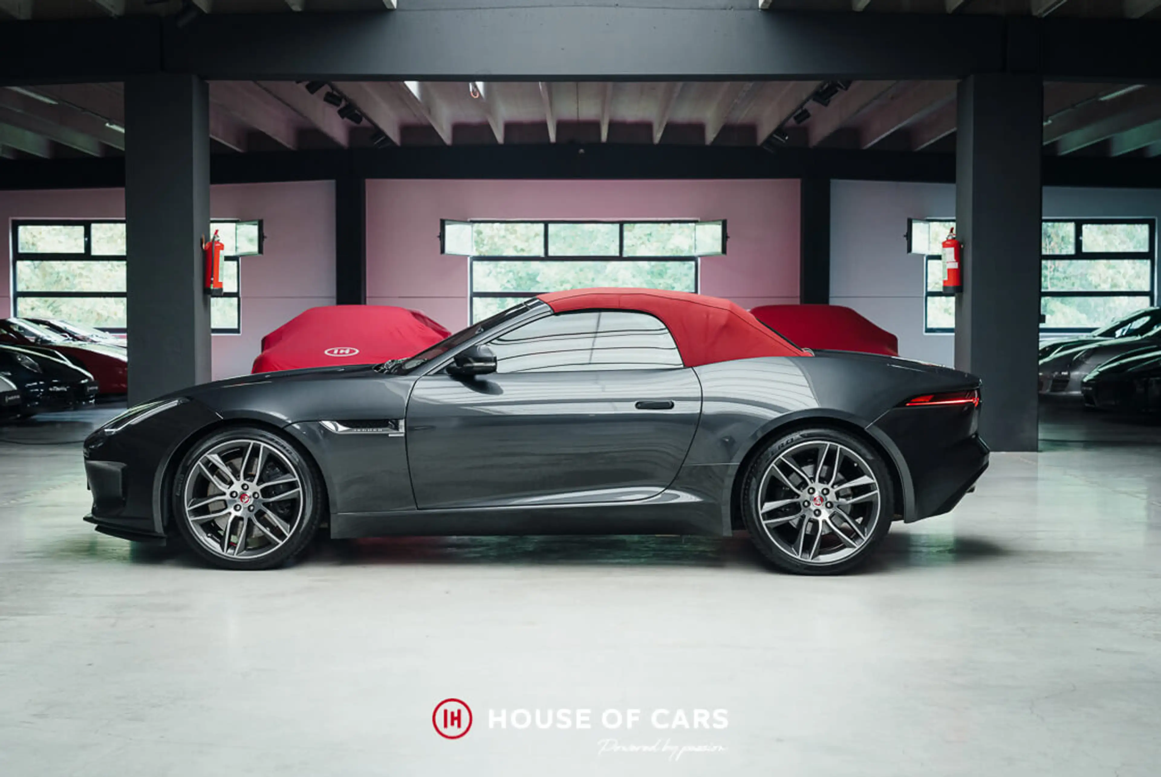 Jaguar F-Type V6S ROADSTER MK2 1ST PAINT - JUST SERVICED — photo 9