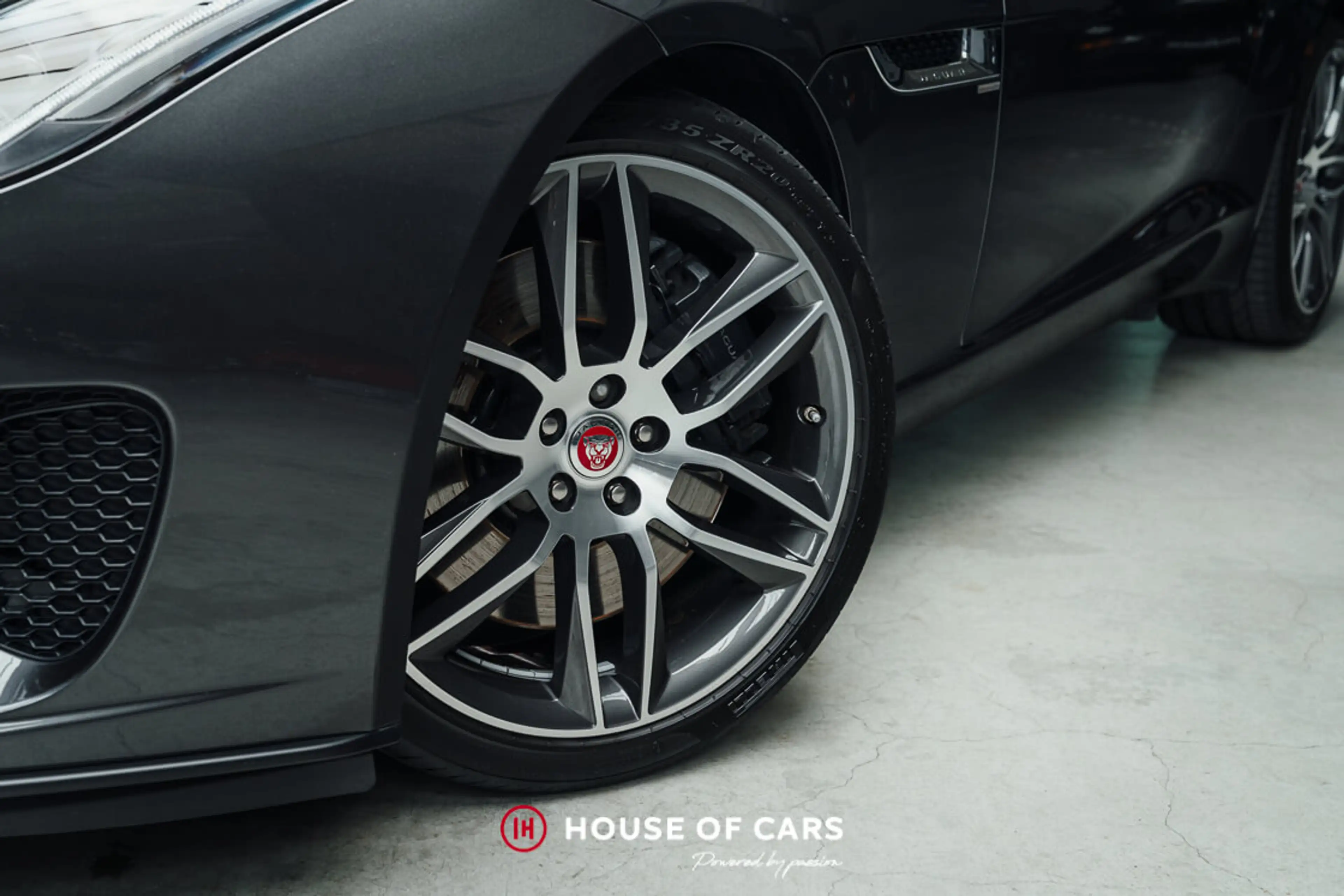 Jaguar F-Type V6S ROADSTER MK2 1ST PAINT - JUST SERVICED — photo 10