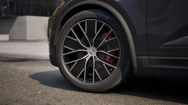 Porsche Macan view 3