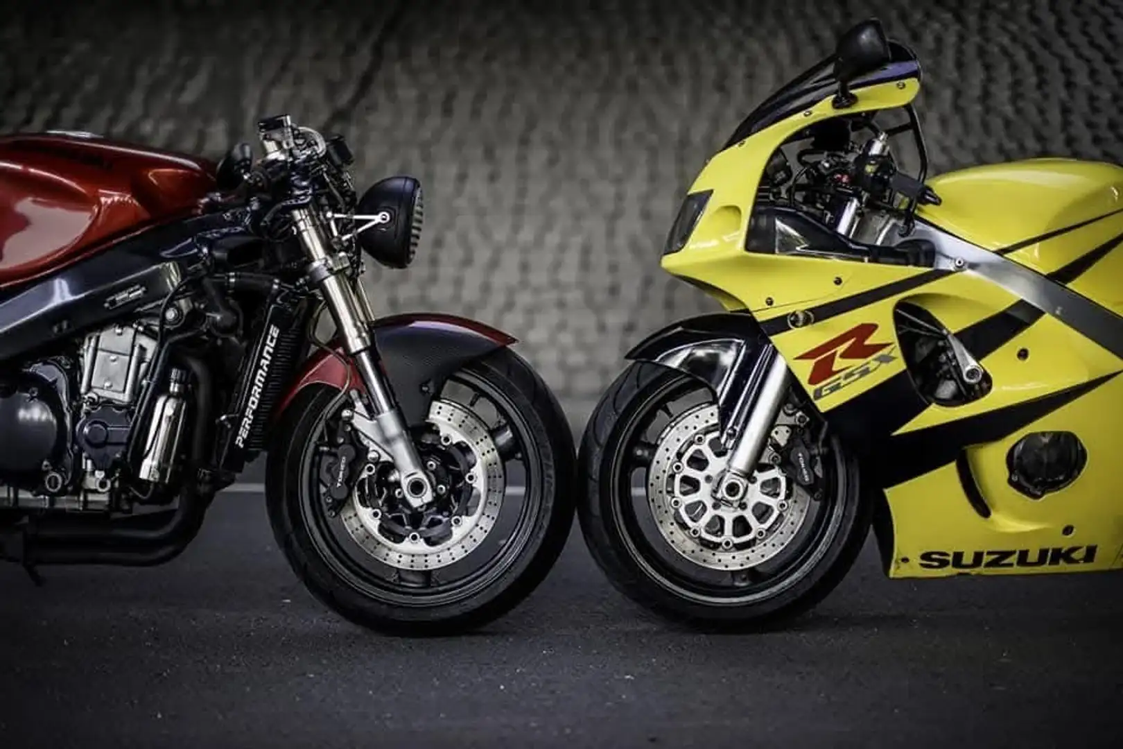 Kawasaki Ninja ZX-7R naked streetfighter Rood - 1