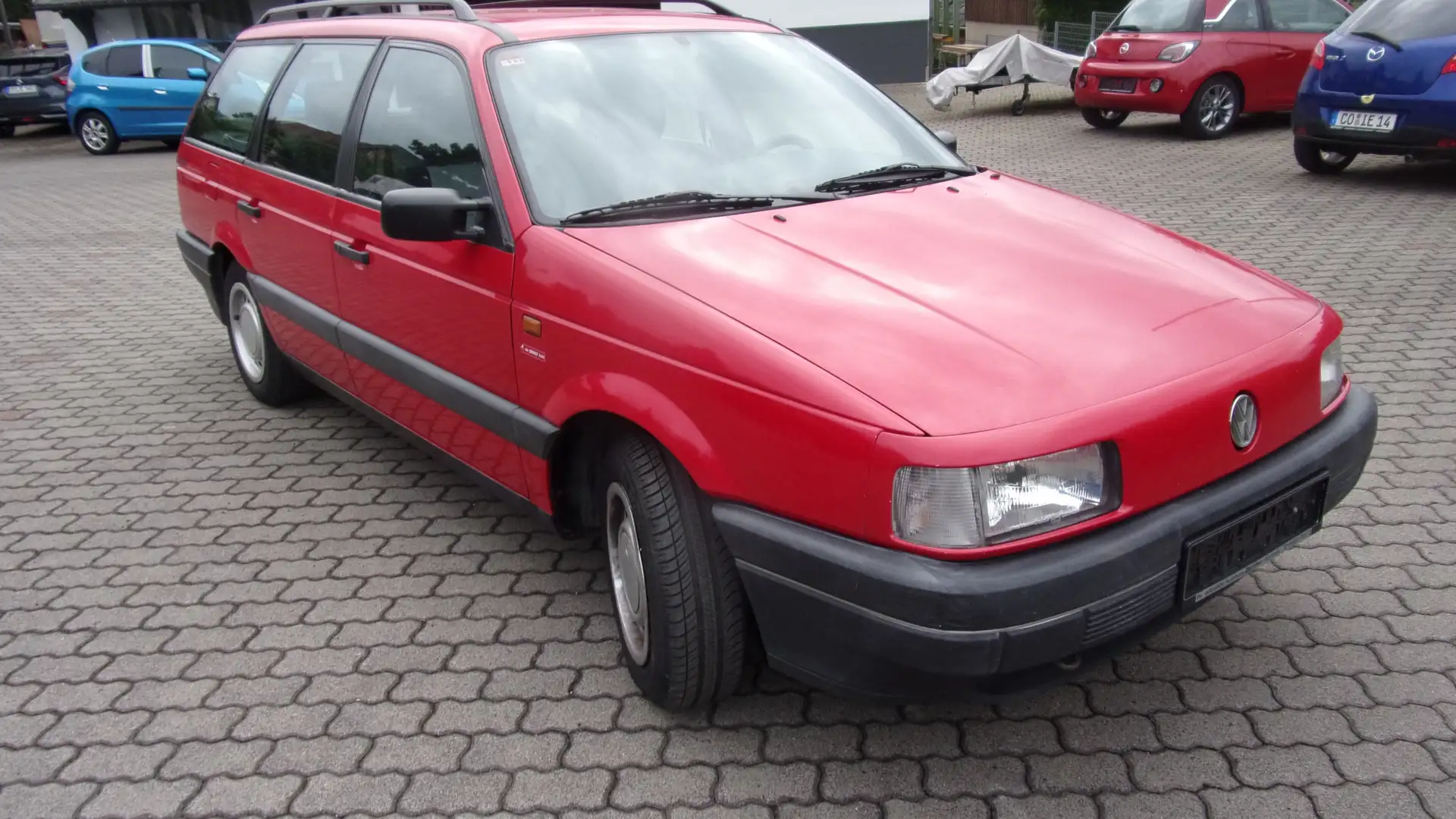 Volkswagen Passat Variant Kombi, AHK Rouge - 2