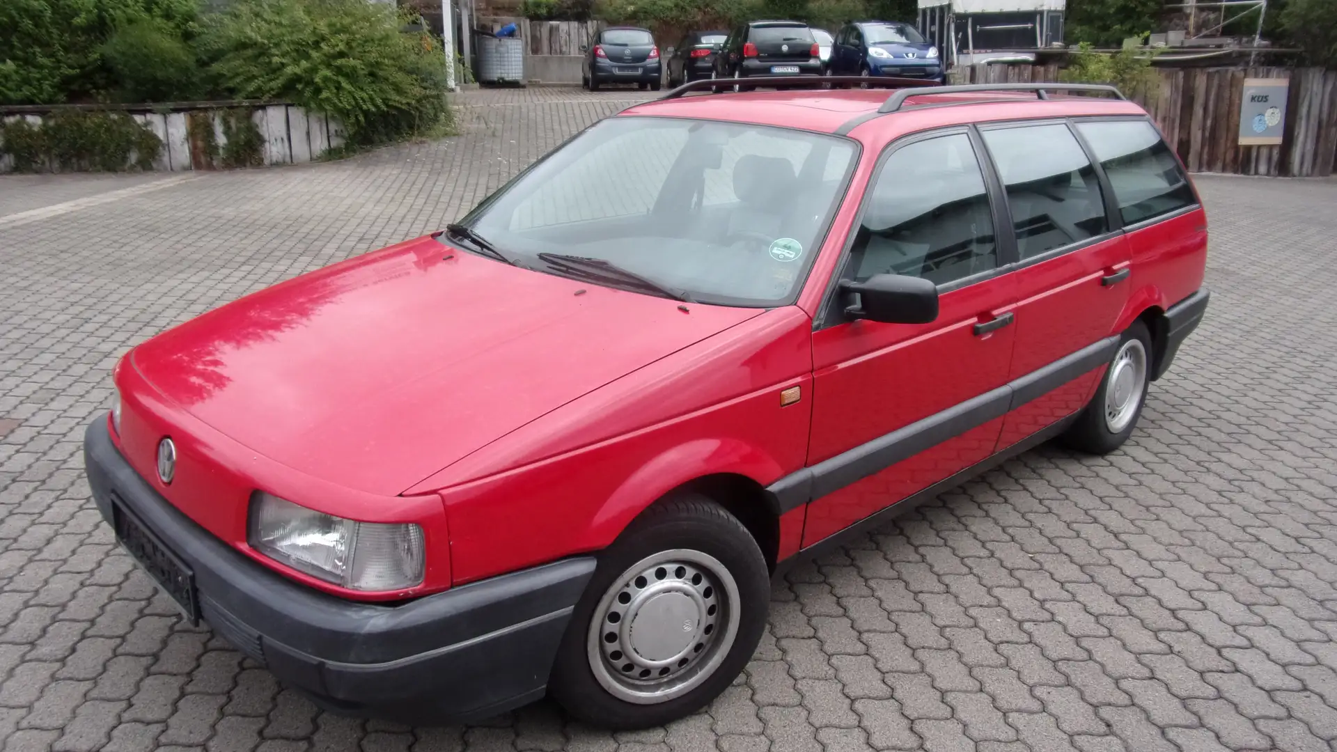 Volkswagen Passat Variant Kombi, AHK Rouge - 1