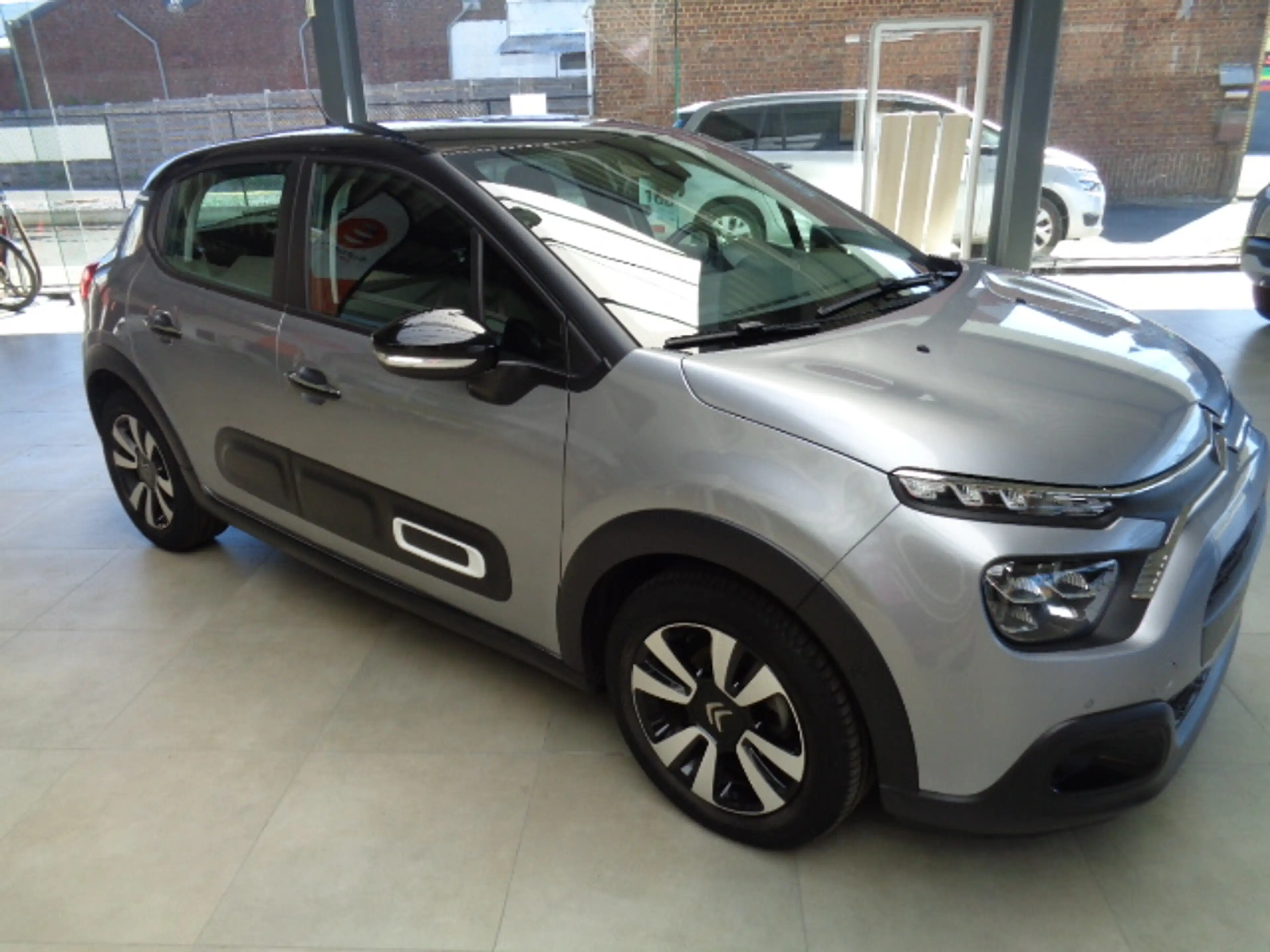 Citroen C3 C3 1.2i PureTech Highlight S — photo 3