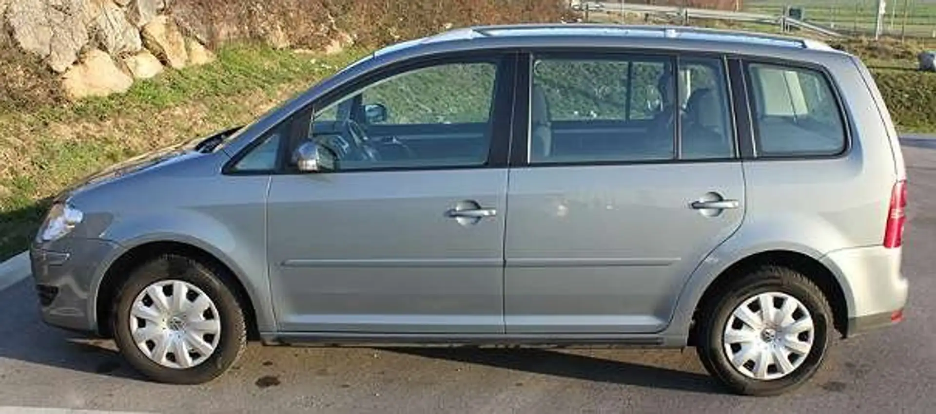 Volkswagen Touran Touran Trendline 1,6 Trendline Grau - 2