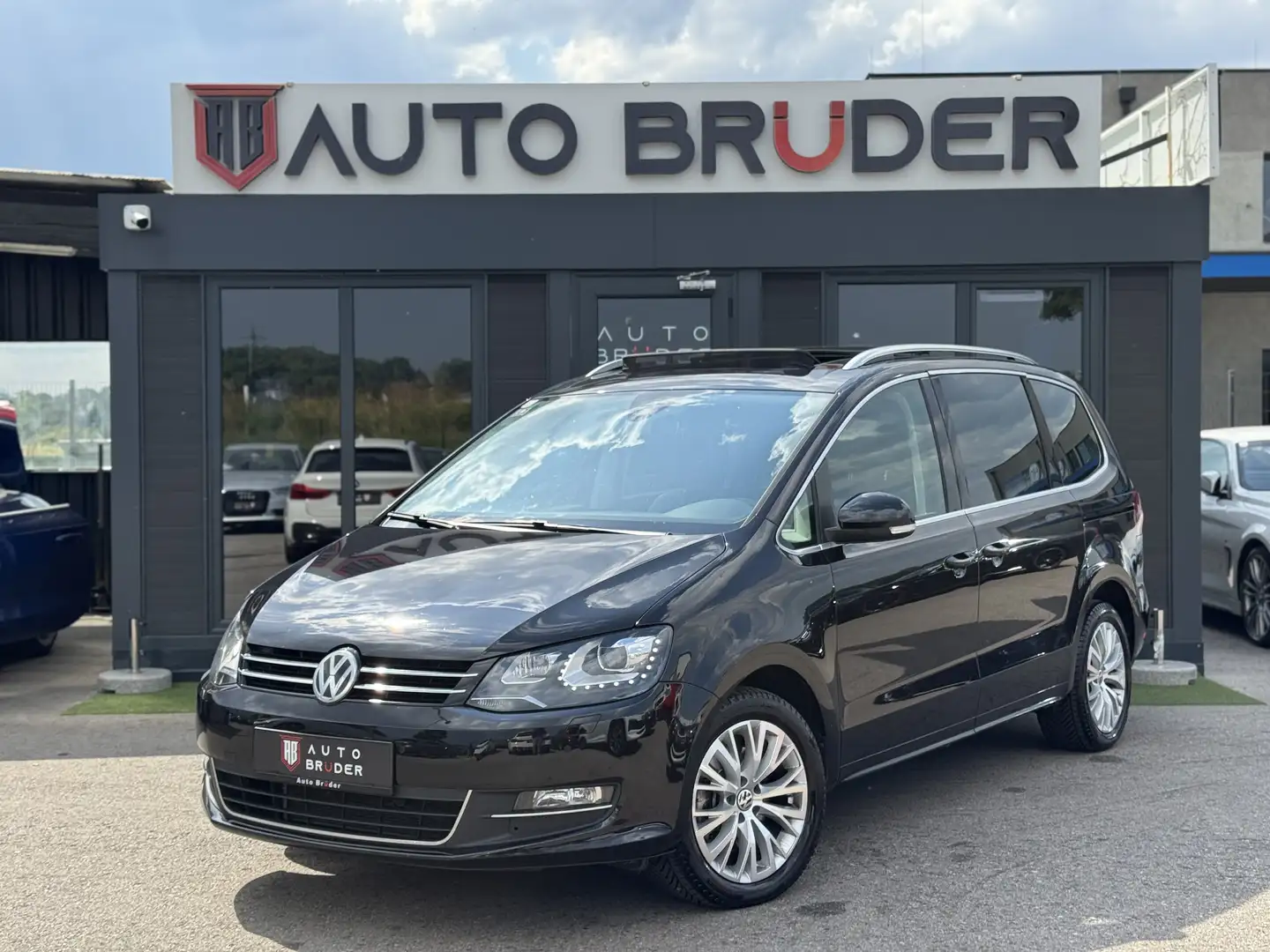 Volkswagen Sharan Highline BMT 2,0 TDI DSG |7 Sitzer|Panoramadach| Schwarz - 1