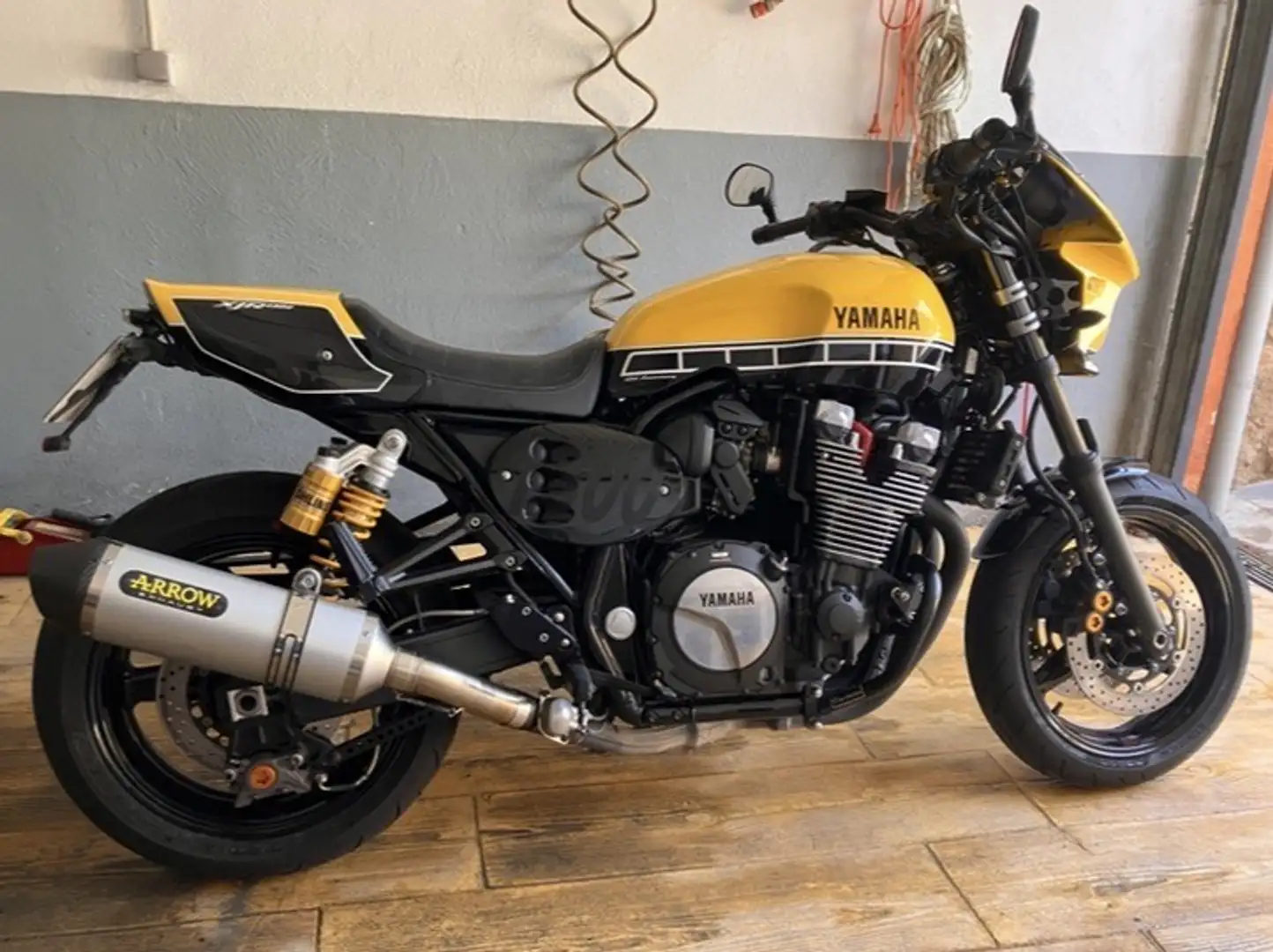 Yamaha XJR 1300 Edición Limitada 60 Aniversario - 1