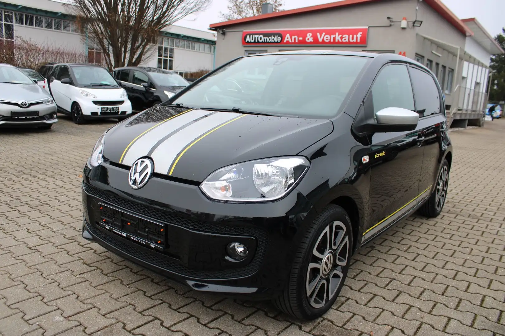 Volkswagen up! 1.0 street Navi,PDC,SHZ,Bluetooth Schwarz - 1