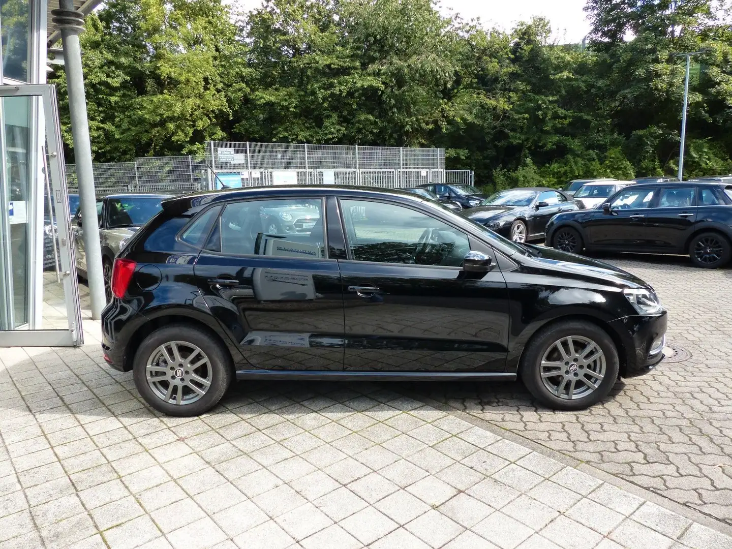 Volkswagen Polo V Comfortline 5 türig aus 1. Hand Nero - 2