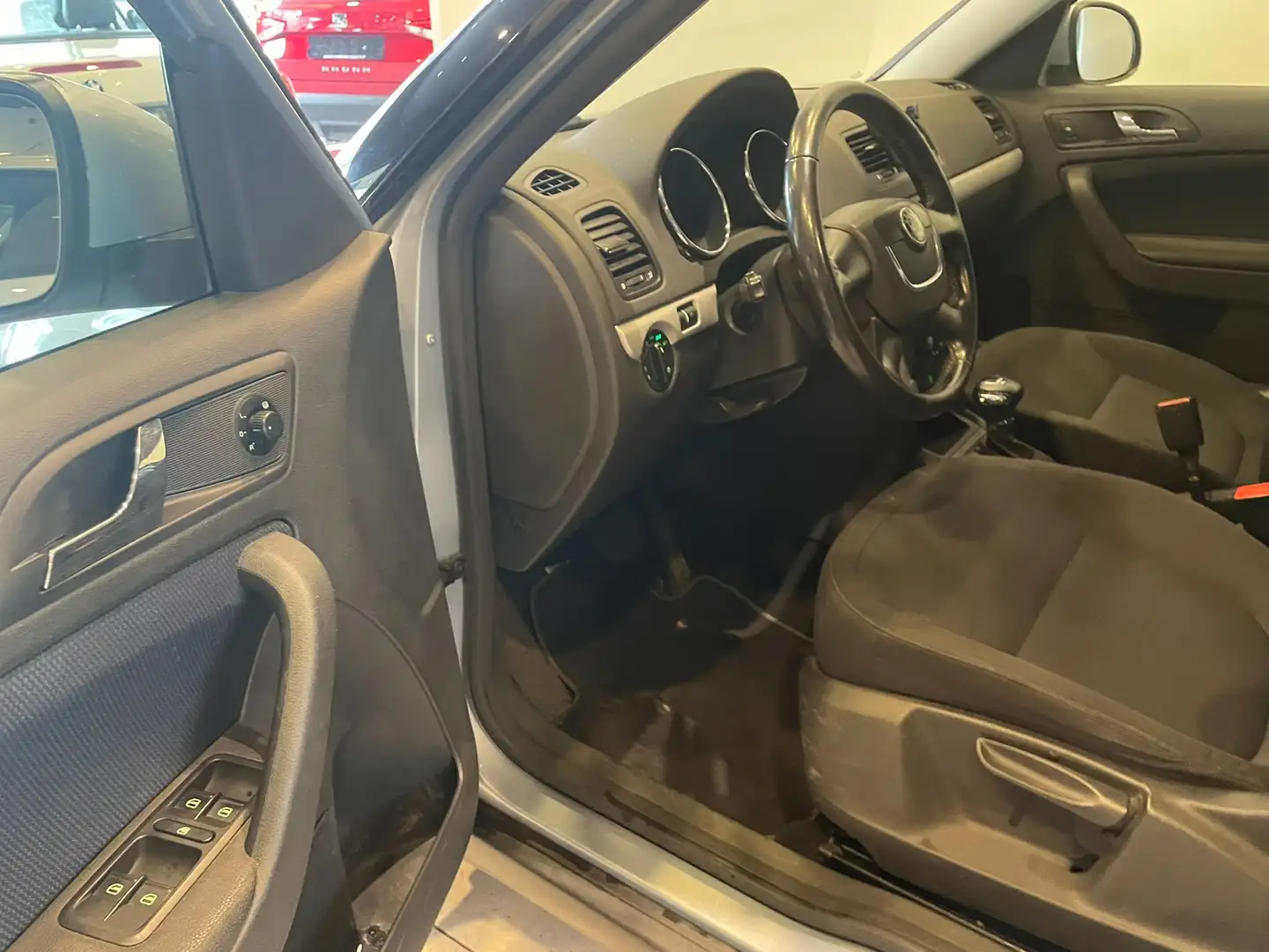 Skoda Yeti 1.2 TSI DSG I AIRCO I XENON I Gris - 2