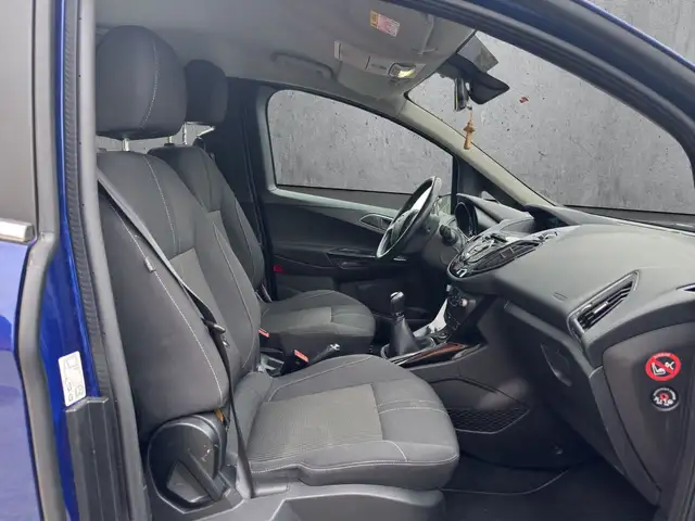 Ford B-Max view 12
