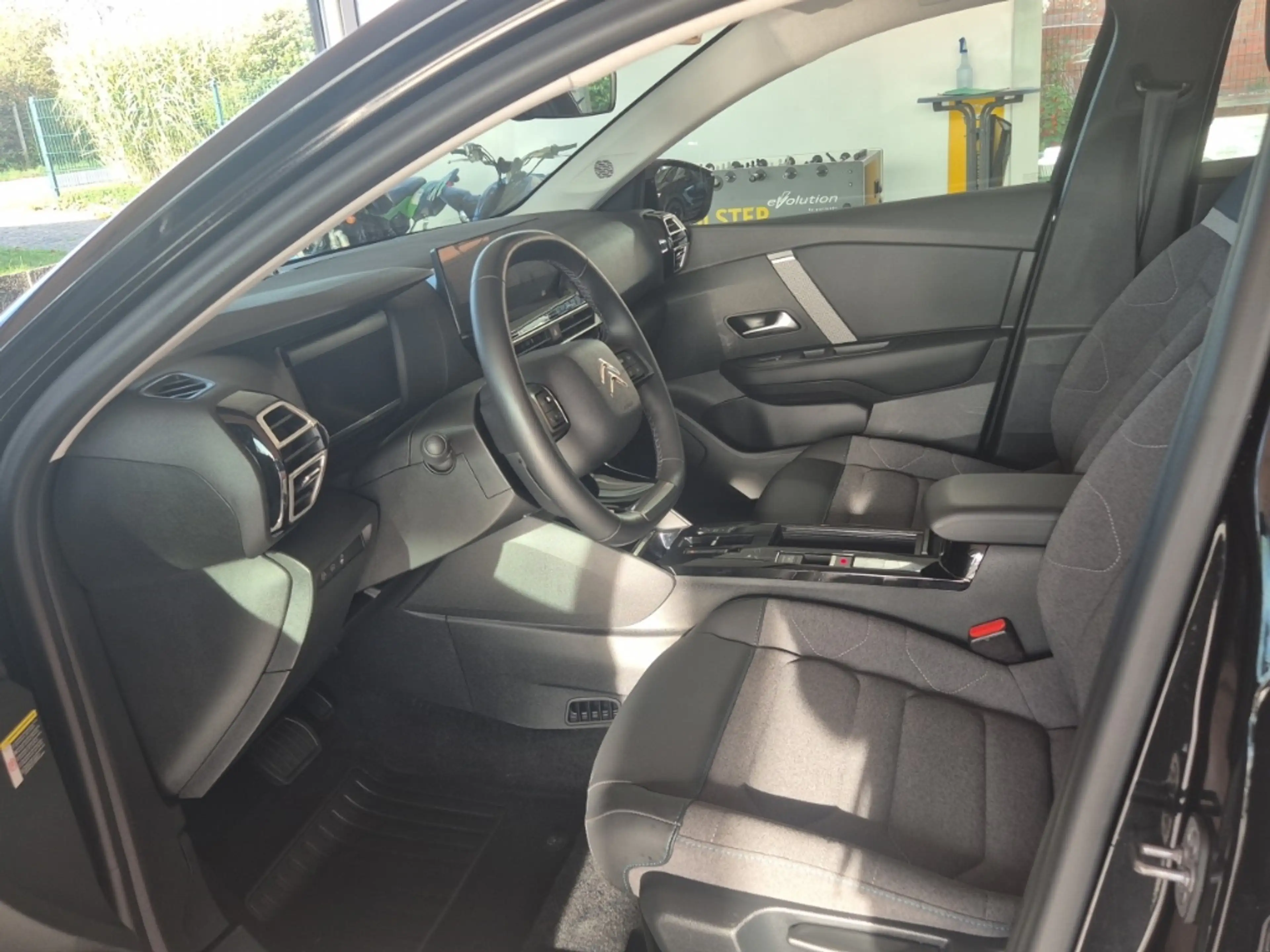 Citroen E-C4 Electric Feel 11kw Shz Kamera Tempomat — photo 13