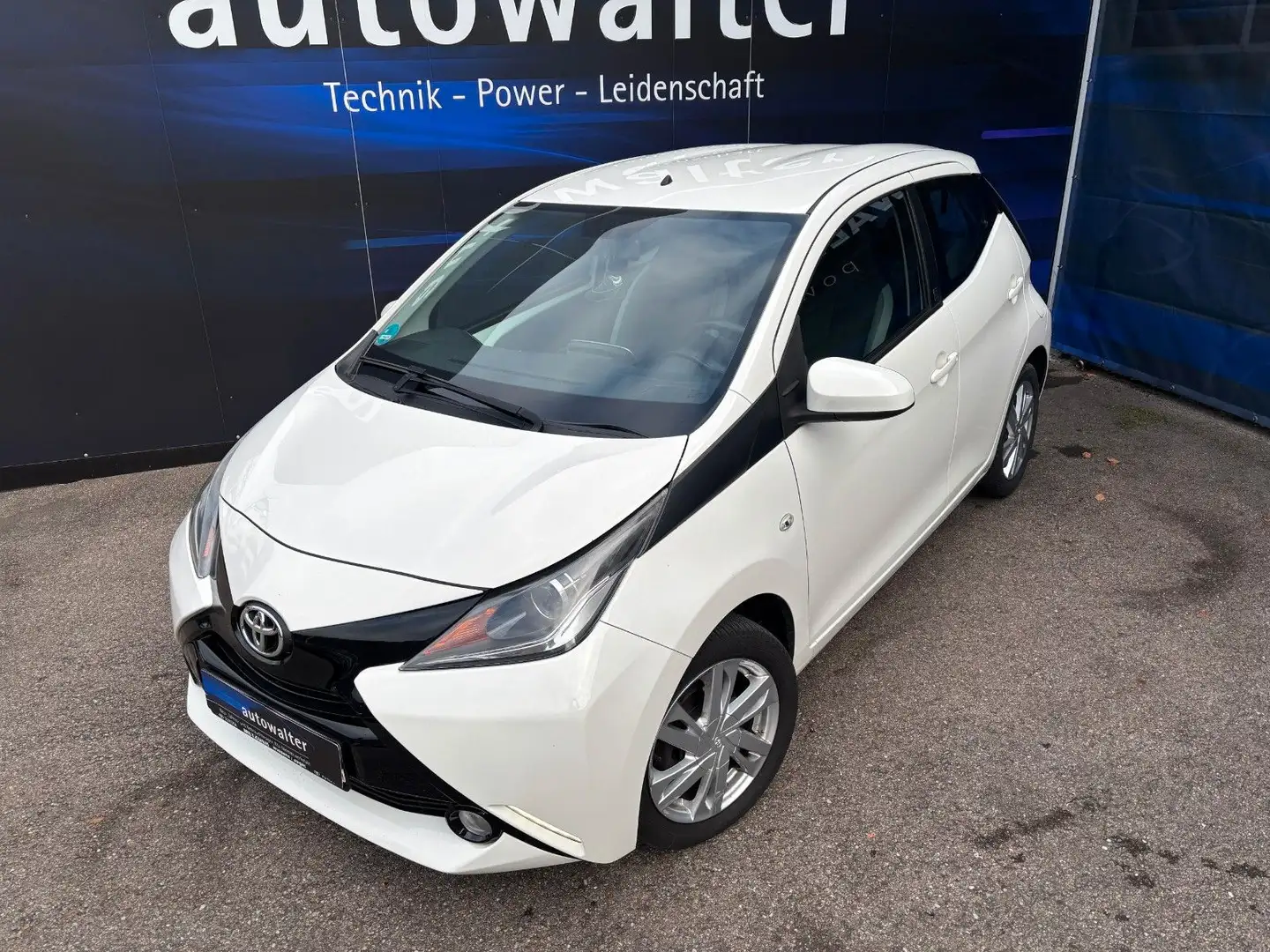 Toyota Aygo AYGO x-play Team D Bianco - 2
