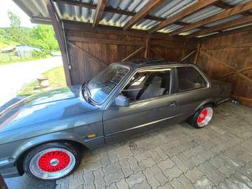 318i
