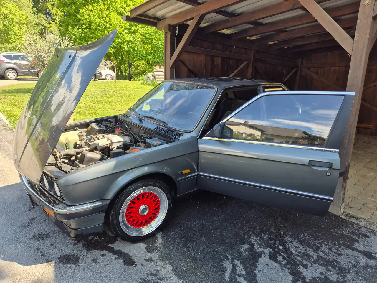 BMW 318i, foto 2