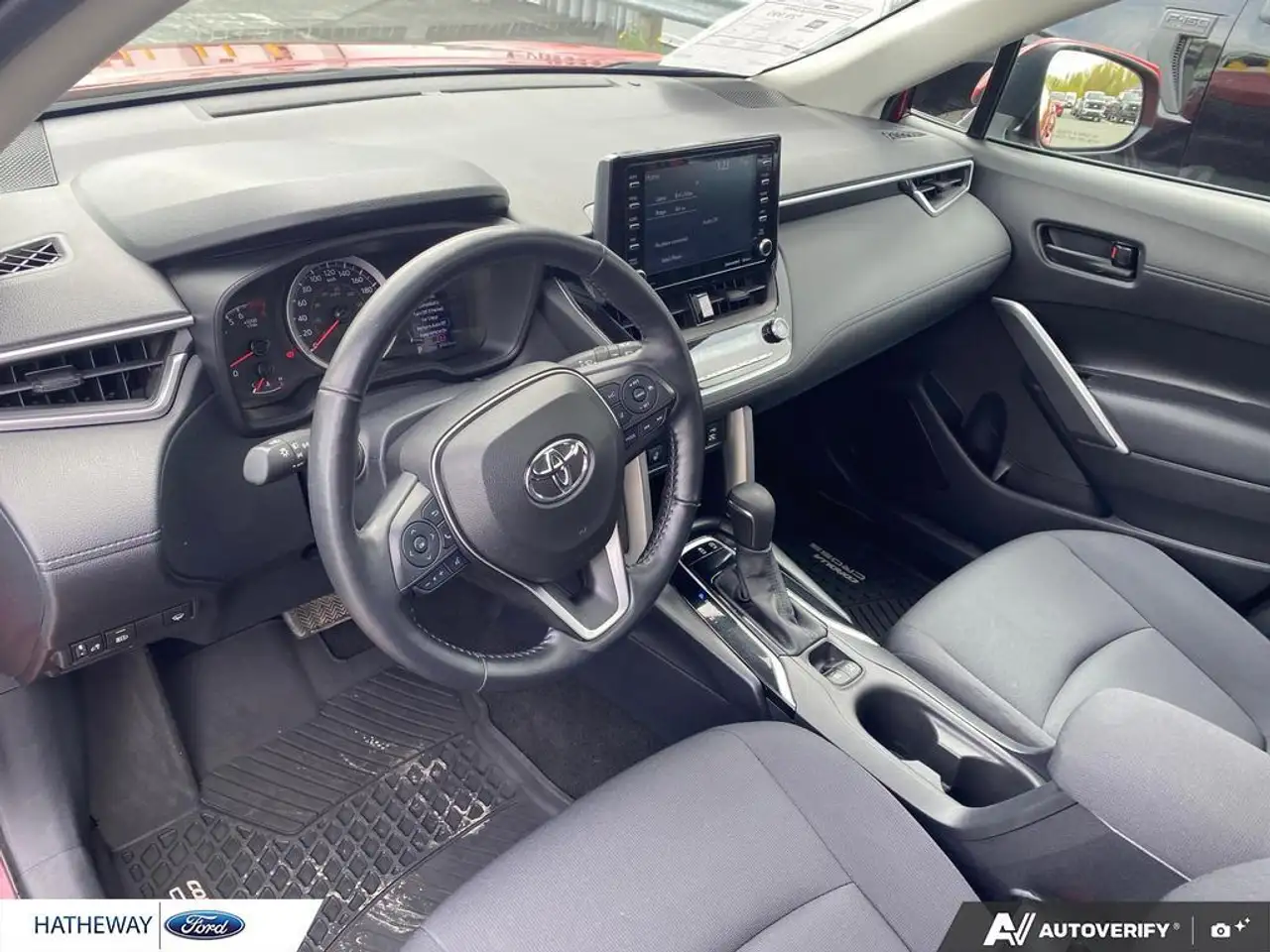 Toyota Corolla Cross снимка Toyota Corolla Cross