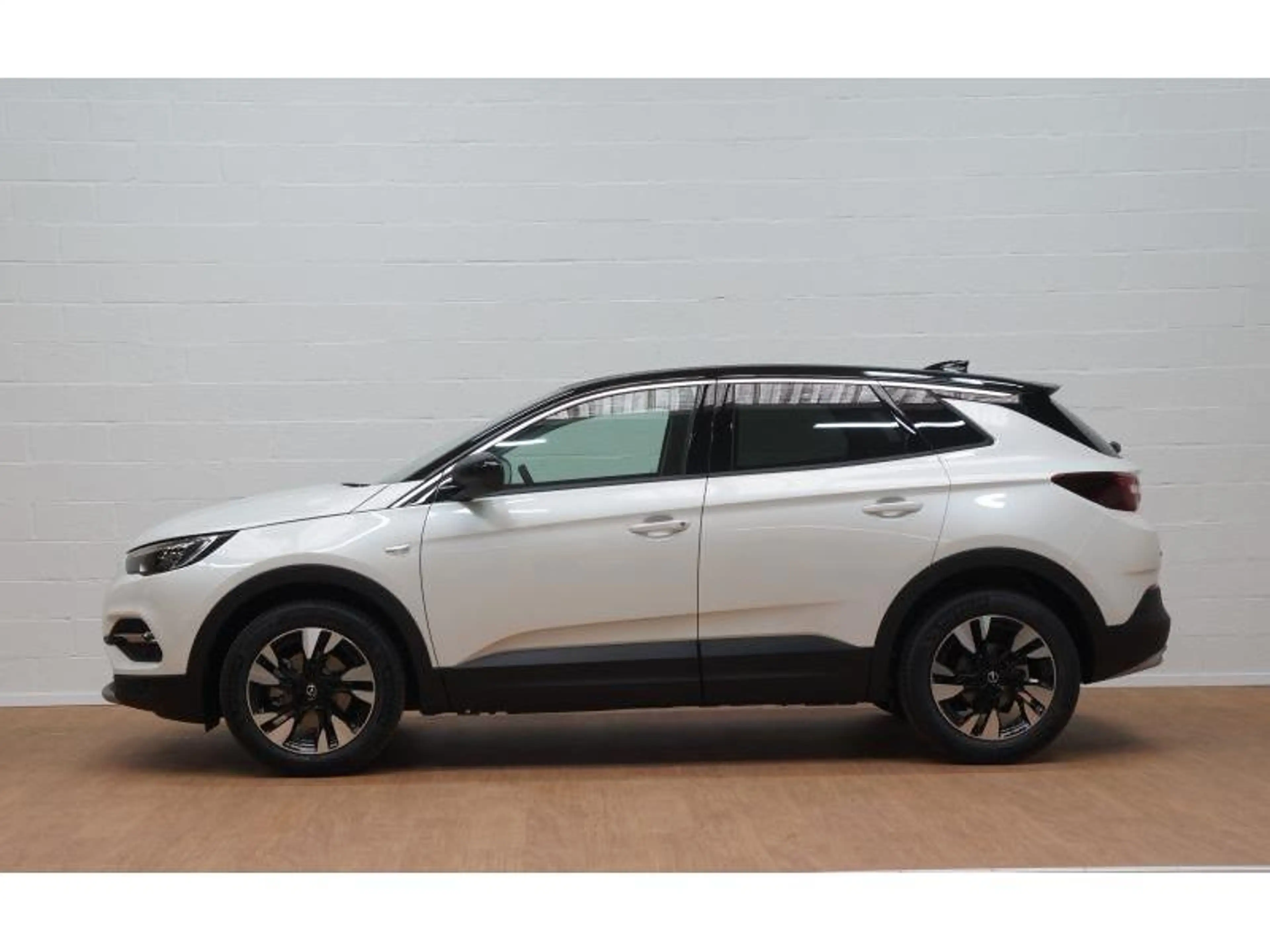 Opel Grandland X 1.6 Turbo Hybrid Ultimate + Leder + Park & Go Tech — photo 6